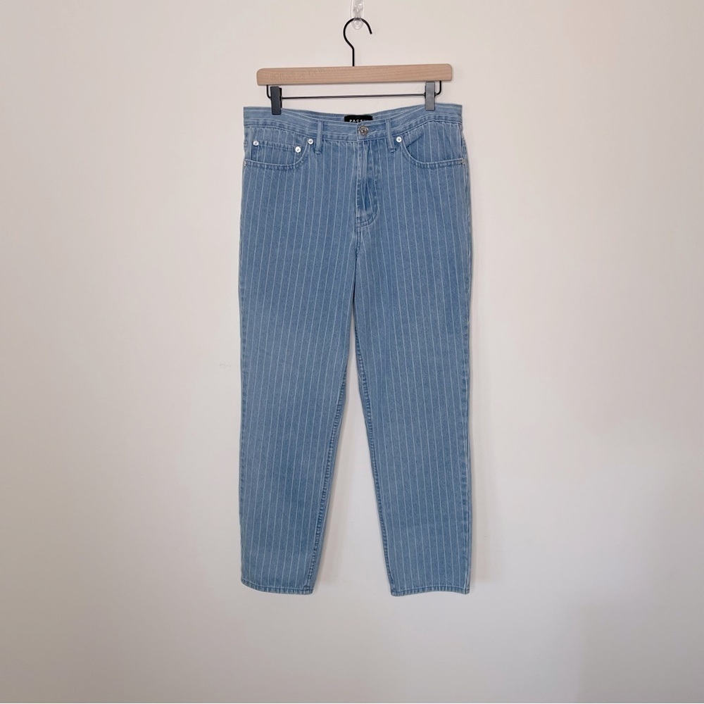 PacSun‎ Light Blue  Stripe High Rise Cropped Jeans
Boho beach summer vacation